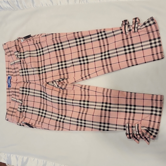Burberry Pants - Authentic Burberry London Blue Label Capri pants